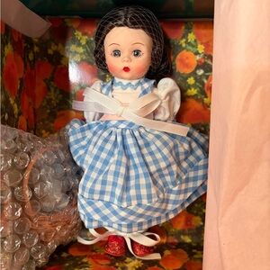 Madame Alexander Dorothy Doll 2006 Wizard of Oz Tin Lunchbox NIB